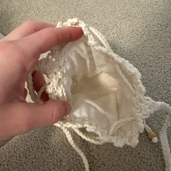 Adorable Woven Beaded Bag - Picture 6 of 14